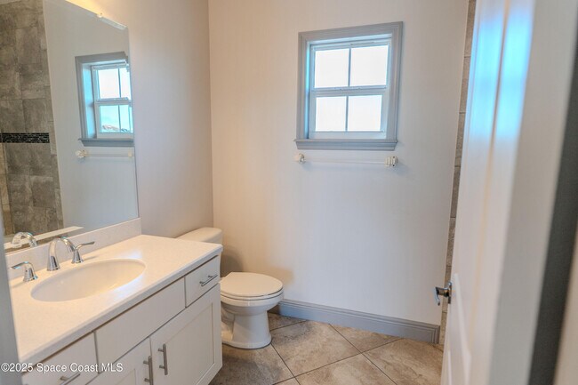 Building Photo - 2453 Rodina Dr