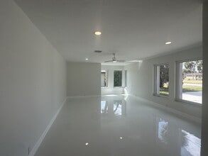 Building Photo - Waterfront 3-Bedroom Home in Rotonda West