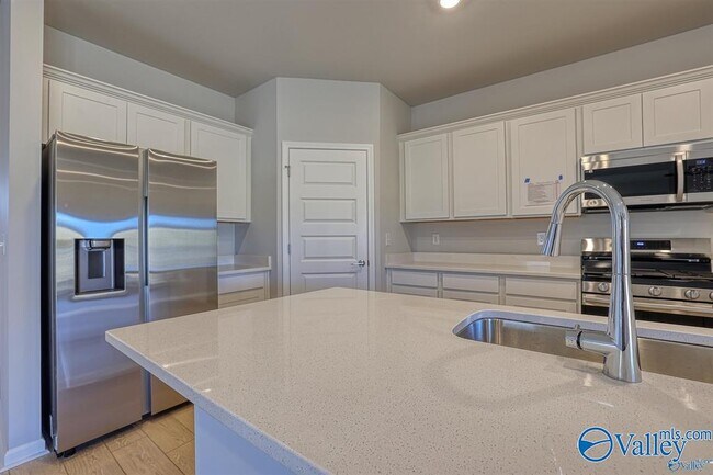 Building Photo - 115 Willow Rose Ln