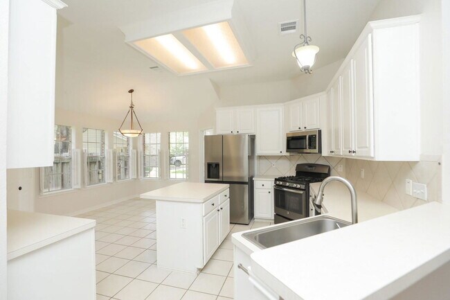 Building Photo - 25215 Aughton Dr