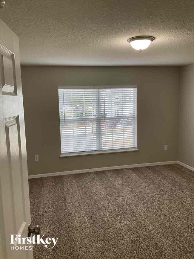 Building Photo - 7094 Shady Pine Ct