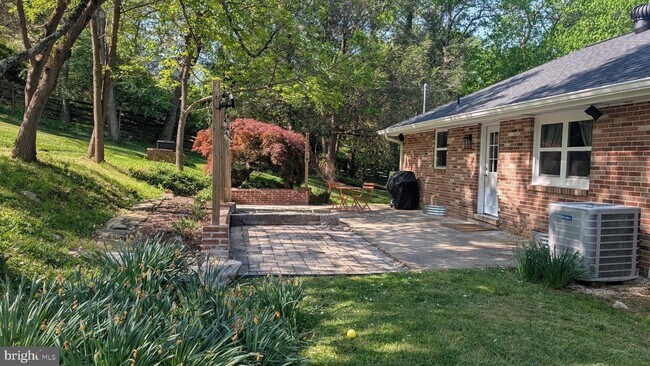 Building Photo - 15715 Tierra Dr