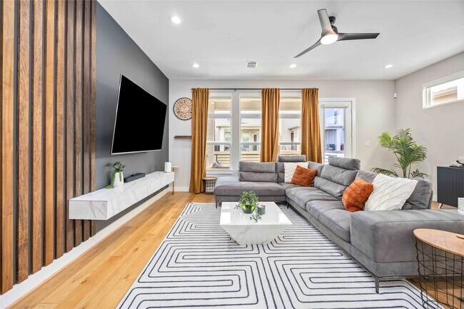 Building Photo - 5821 Kansas St