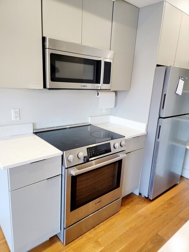 Building Photo - 1728 Wisconsin Ave NW