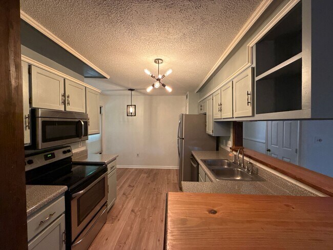 Building Photo - 7201 Winery Ln