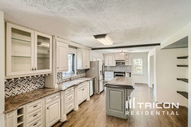 Building Photo - 75 Picketts Ridge Ct