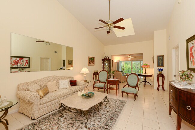 Building Photo - 1497 SW Greens Pointe Way