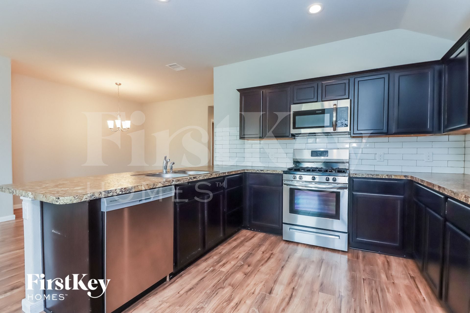 Building Photo - 6010 Diantha St