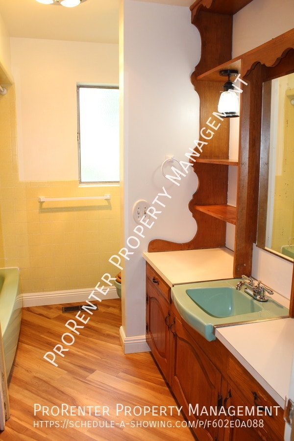 Building Photo - 415 N 400 E