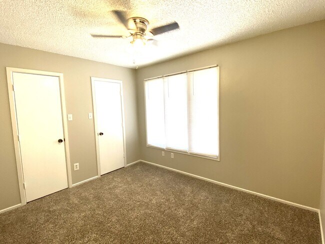 Building Photo - 9818 Jordan Ave