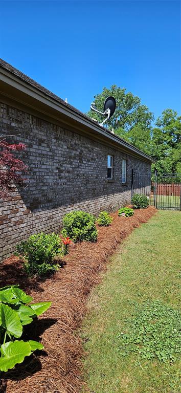 Building Photo - 5906 Amberwood Dr