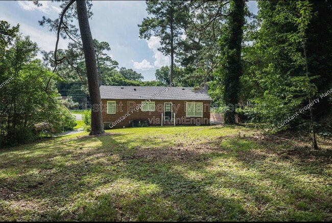 Building Photo - 489 Forest Ave