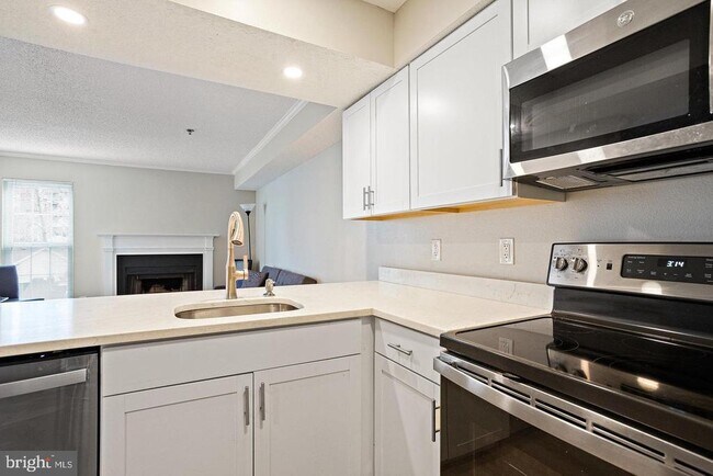 Building Photo - 1504 Lincoln Way
