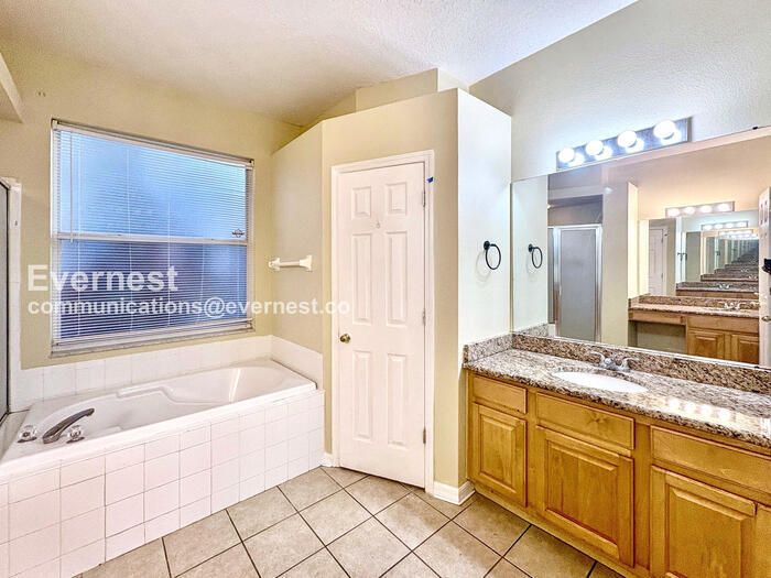 Building Photo - 7002 Potomac Cir