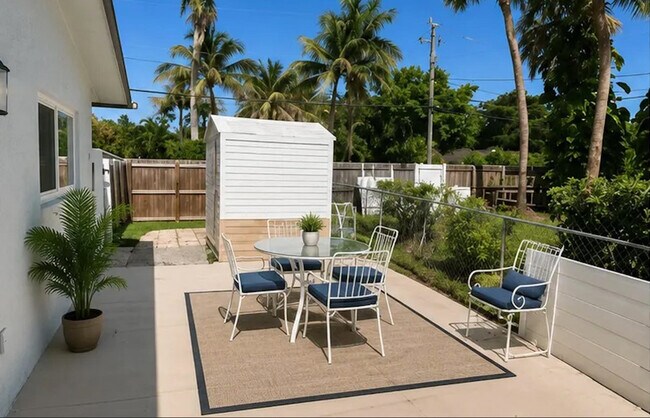 Building Photo - 6100 SW 48th Ct