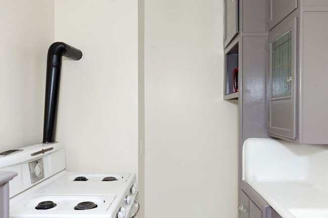 Building Photo - 2709 Dwight Way