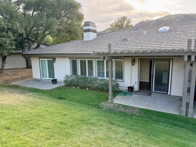 Building Photo - 38441 Oaktree Loop