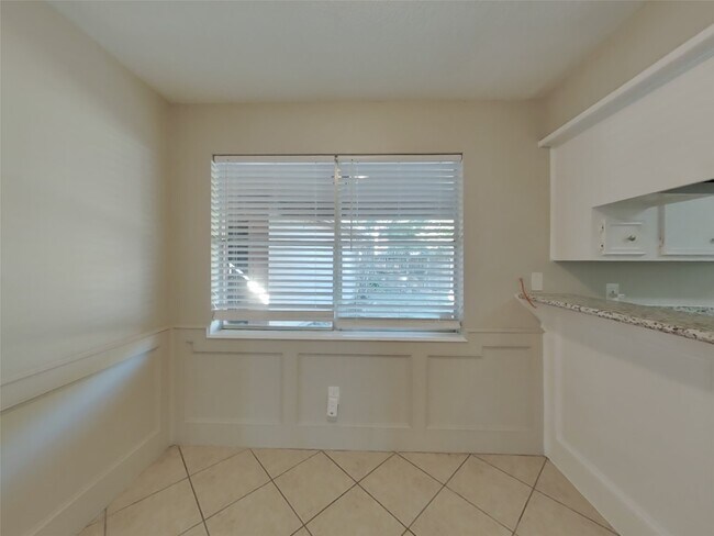 Building Photo - 5711 Kiowa Timbers Dr