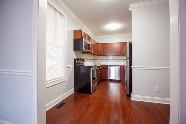 Building Photo - 607 Washtenaw Ave