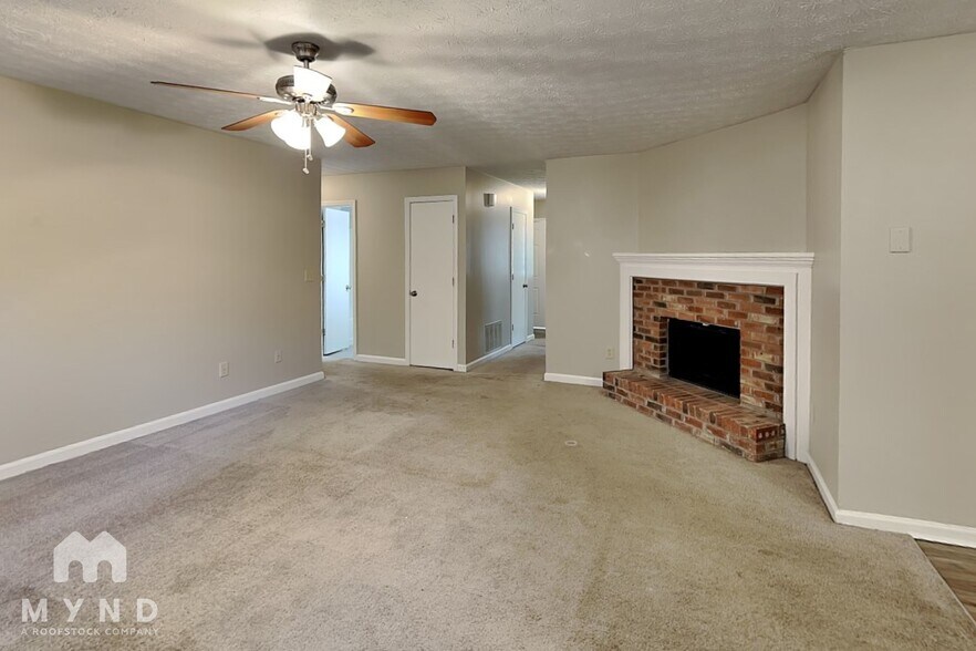 Building Photo - 5631 Regency Manor Ct