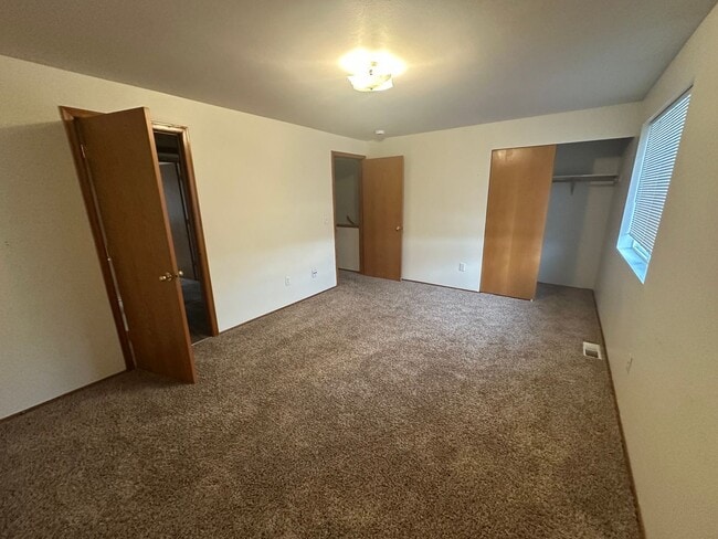 Building Photo - CL2506-2508