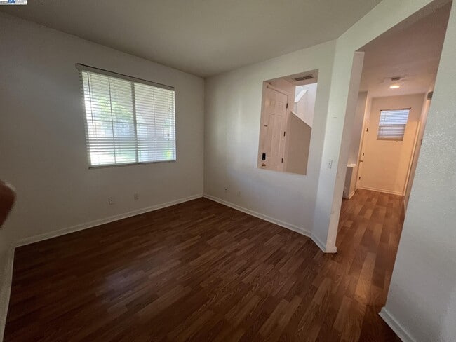 Building Photo - 3127 Puffin Cir