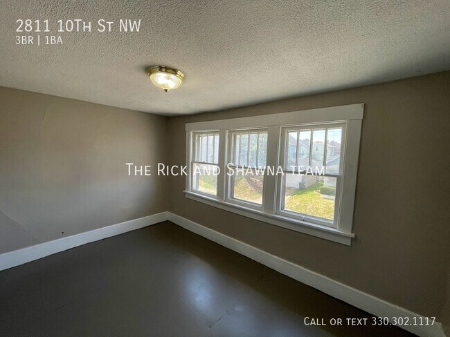 Building Photo - Three bedroom one bathroom home for rent