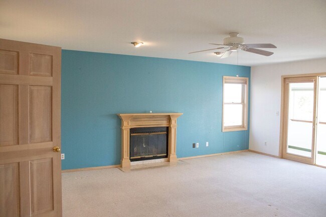 Building Photo - Custom home in Southwest Reno, 3 Bedrooms, 2 Bathrooms, Large Garage