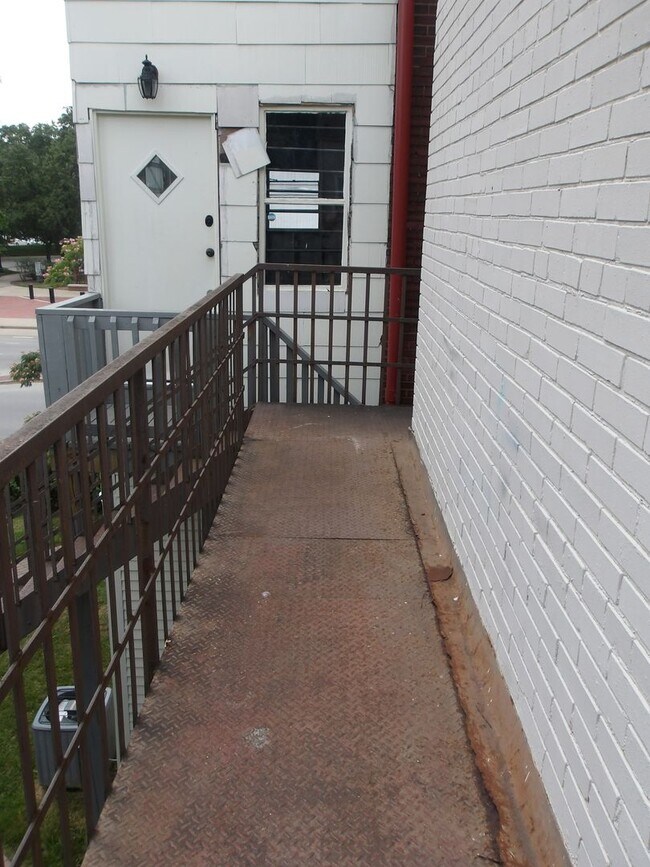 Building Photo - PMR-9-1829 S. 3rd St