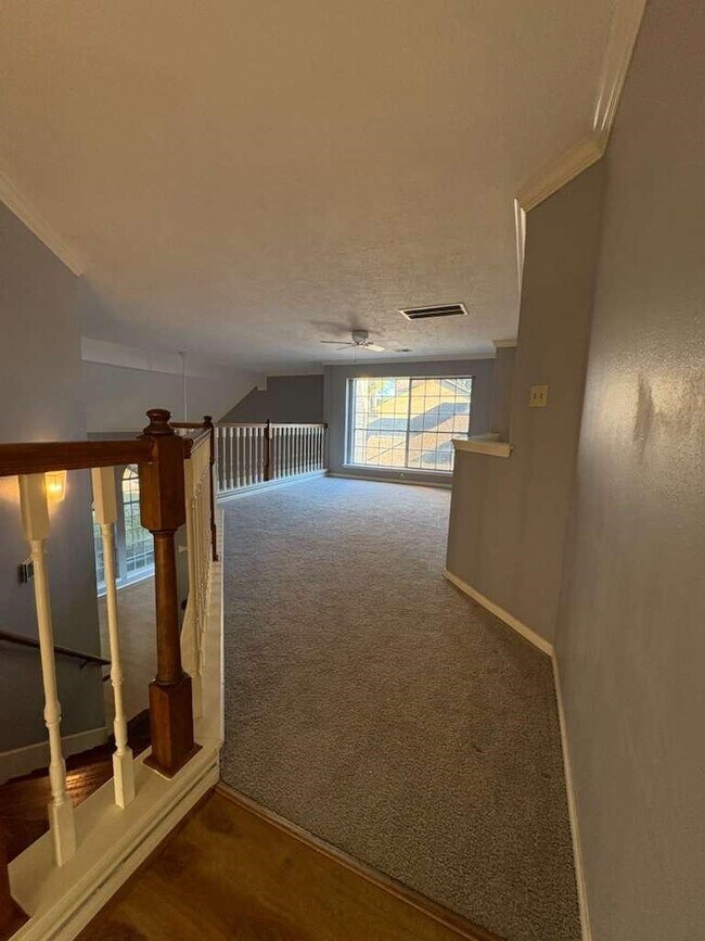 Building Photo - 16119 Lakestone Dr