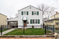 Building Photo - AVAILABLE JULY 1ST!! DON'T MISS this FANTASTIC home in a PRIME LOCATION!