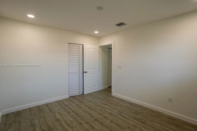 Building Photo - Hope Street, Hollywood, FL 33024 - 4 BR 2 BA Single-Family Home