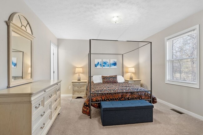 Building Photo - 3-Bedroom in Town of Farmville with One-Le...