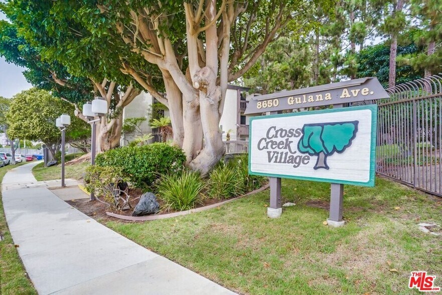 Building Photo - 8650 Gulana Ave
