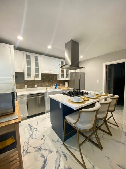 Building Photo - 2034 San Diego Ave