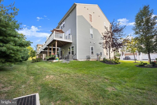 Building Photo - 1738 Beacon Ln