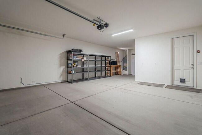 Building Photo - Bright & Stylish 3BR Home in La Estancia |...