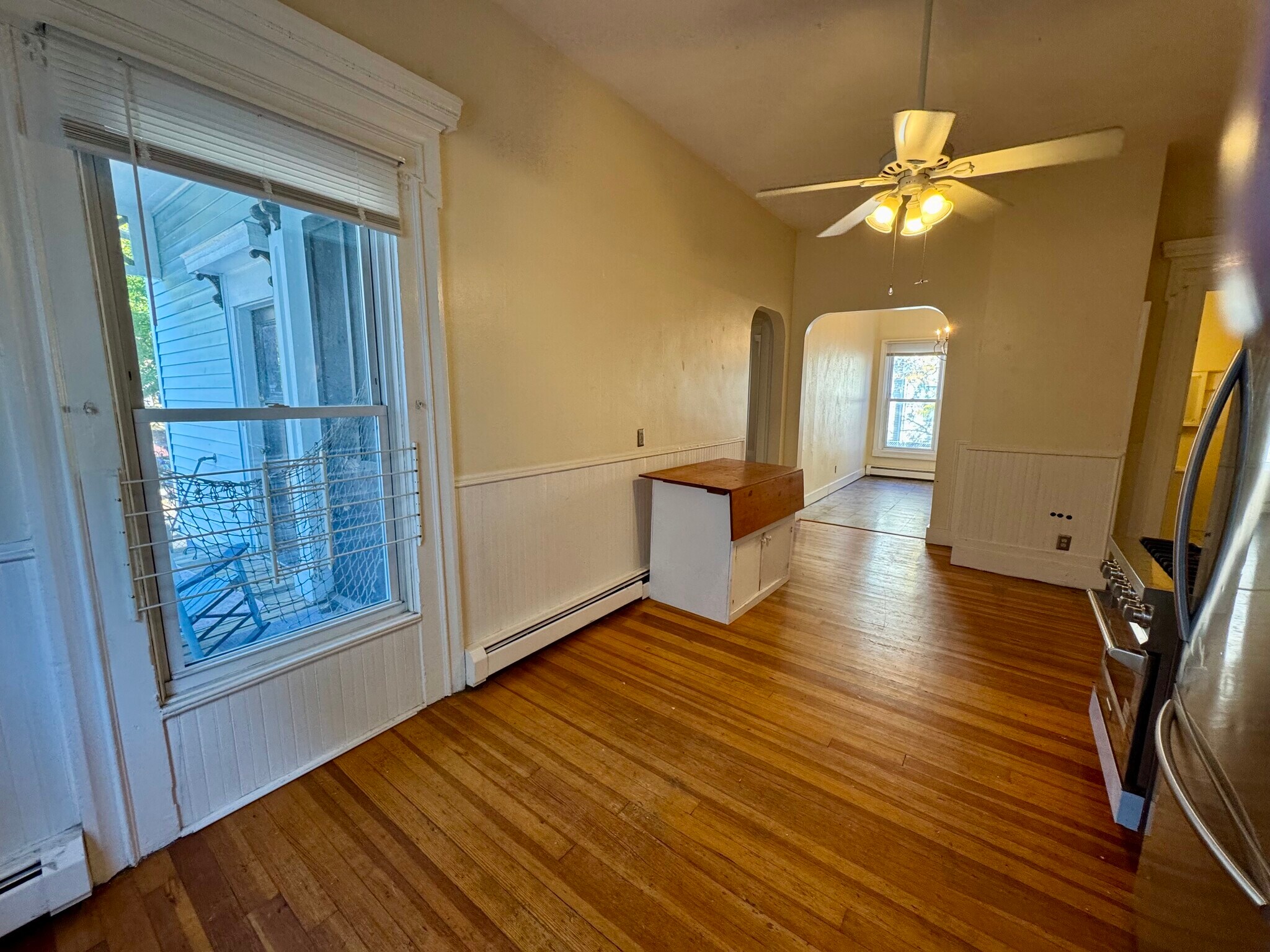 Building Photo - 123 Almy St