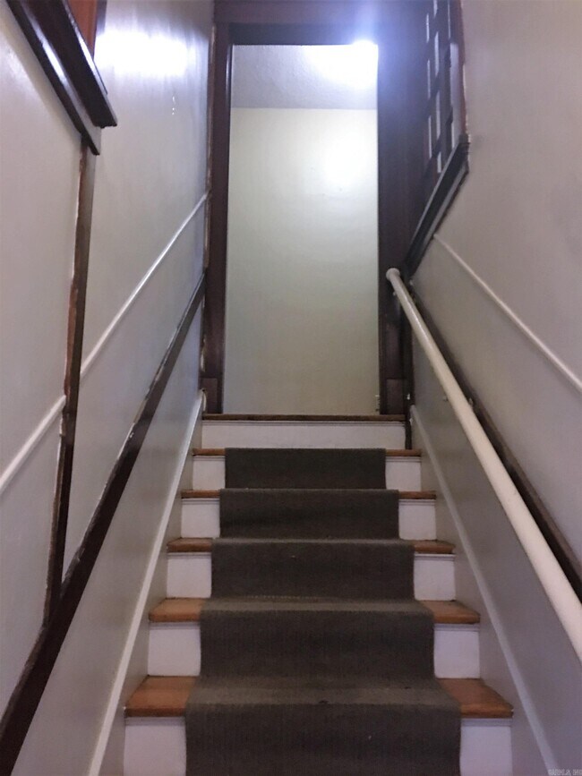 Building Photo - 2216 S Izard St