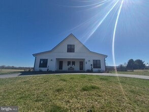 Building Photo - 330 Majestic Ln