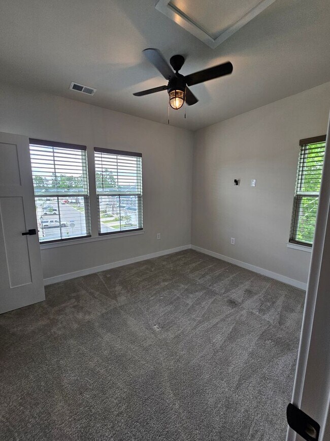 Building Photo - 3 bedroom 3.5 Bath - Long Term Rental in Myrtle Beach, SC