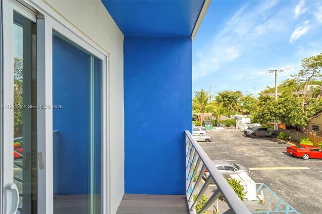 Building Photo - 4335 NW S Tamiami Canal Dr