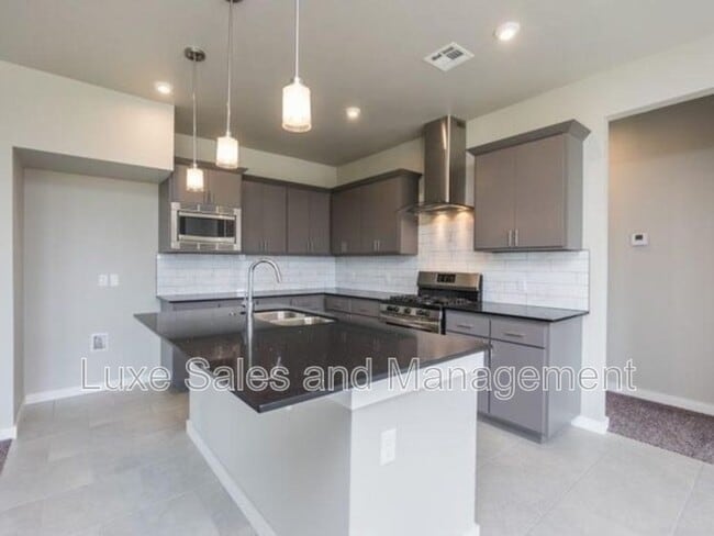 Building Photo - 10608 Glover River Dr