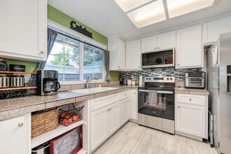 Building Photo - 821 Florin Rd