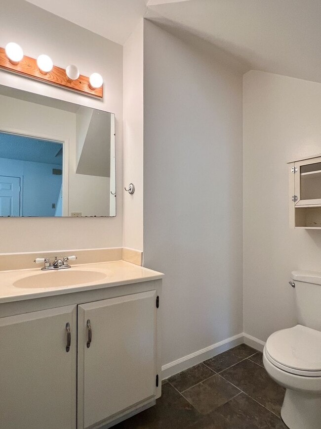 Building Photo - Two Bedroom Napa Condo