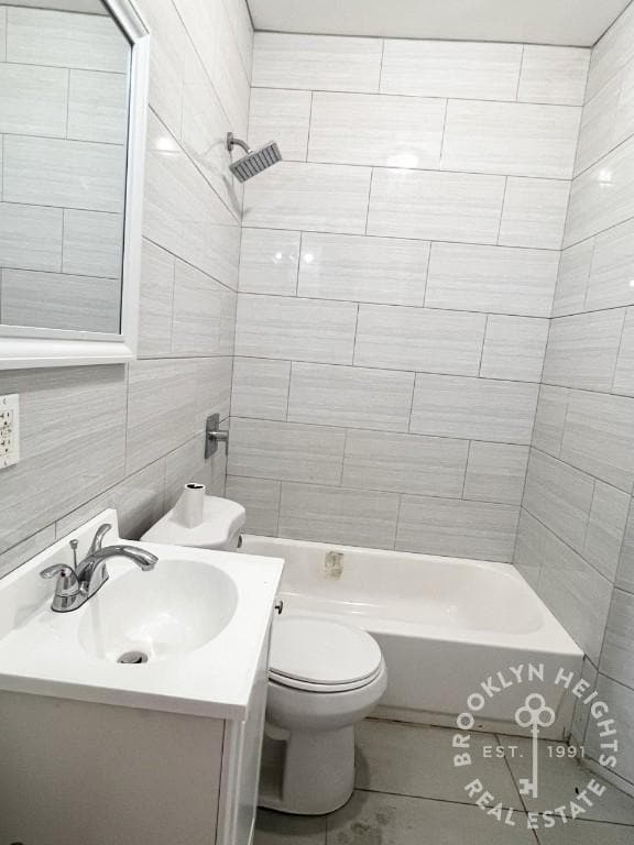 Building Photo - Renovated 3BR/1BTH - Ocean Hill Steps from...
