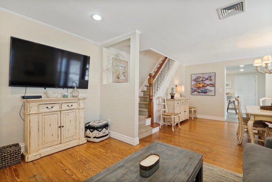 Living/Dining Room - 609 Main St