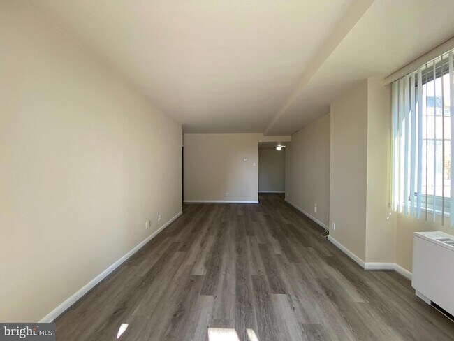 Building Photo - 301 N Beauregard St