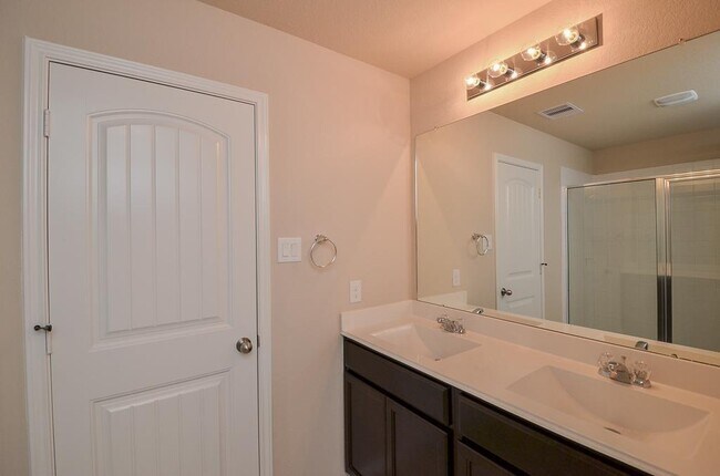 Building Photo - 29211 Vernon Forest Ct