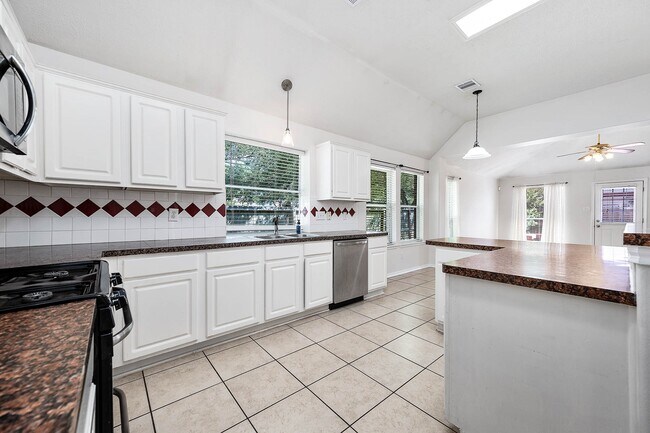 Building Photo - 3347 Pebble Beach Ln